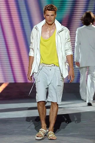 Look 16